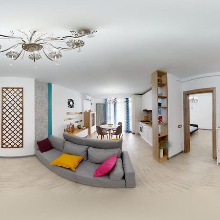 My Space Alezzi Năvodari المظهر الخارجي الصورة