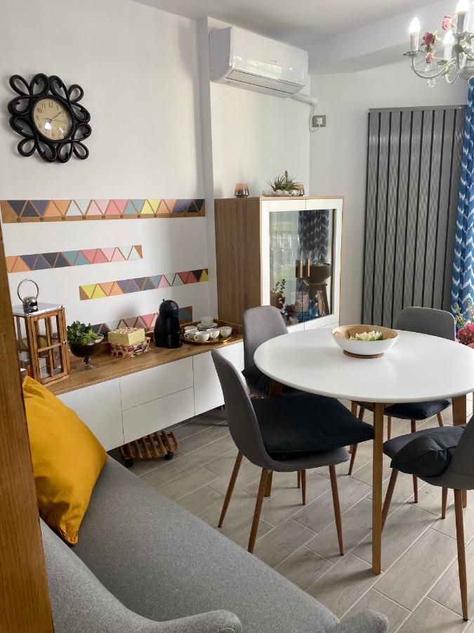 My Space Alezzi Năvodari المظهر الخارجي الصورة