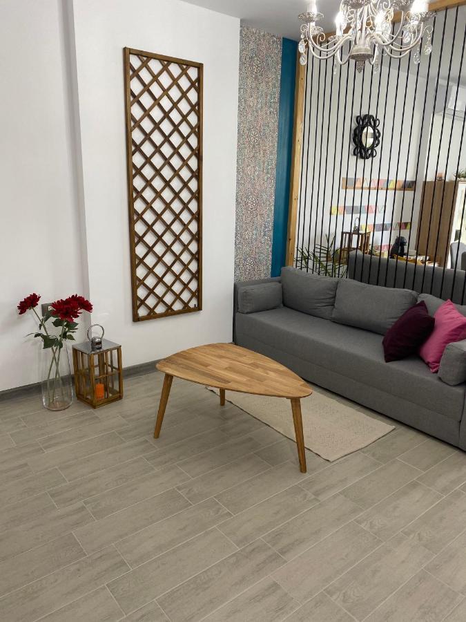 My Space Alezzi Năvodari المظهر الخارجي الصورة