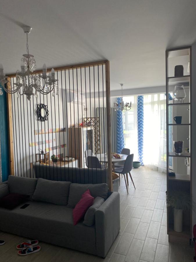 My Space Alezzi Năvodari المظهر الخارجي الصورة